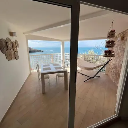 Fronte Mare アパート アニョーネ・バーニ